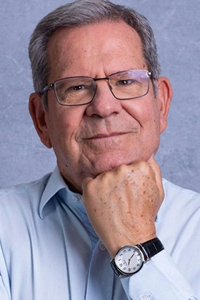 Professor Felipe Aquino